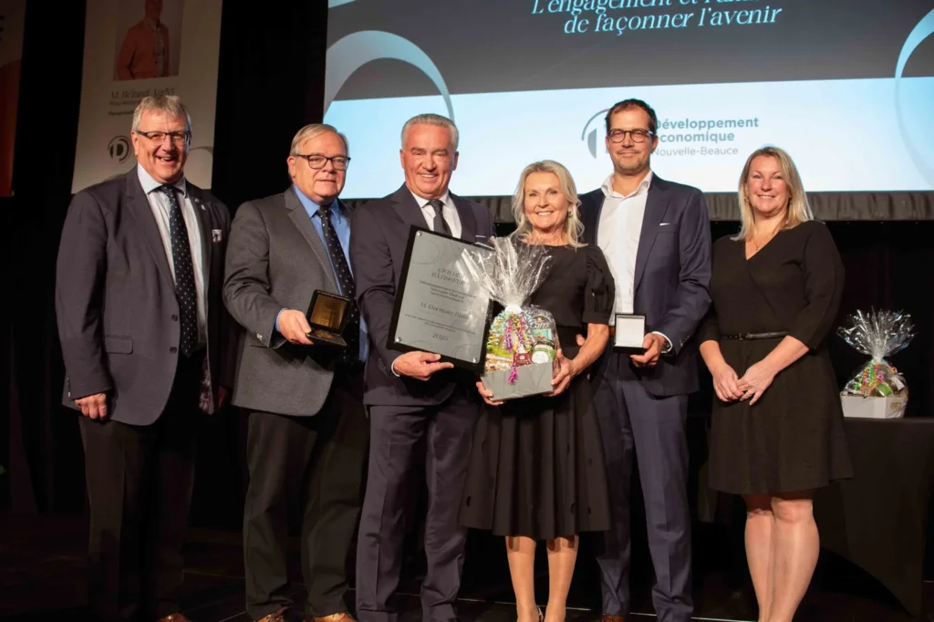 Remise de prix lors d’une cérémonie officielle