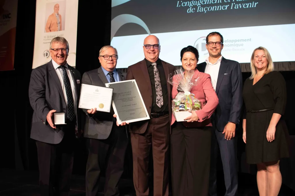 Remise de prix lors d’une cérémonie officielle