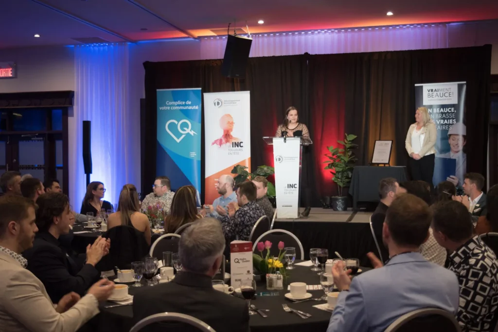 Conférence lors d’un dîner d’affaires