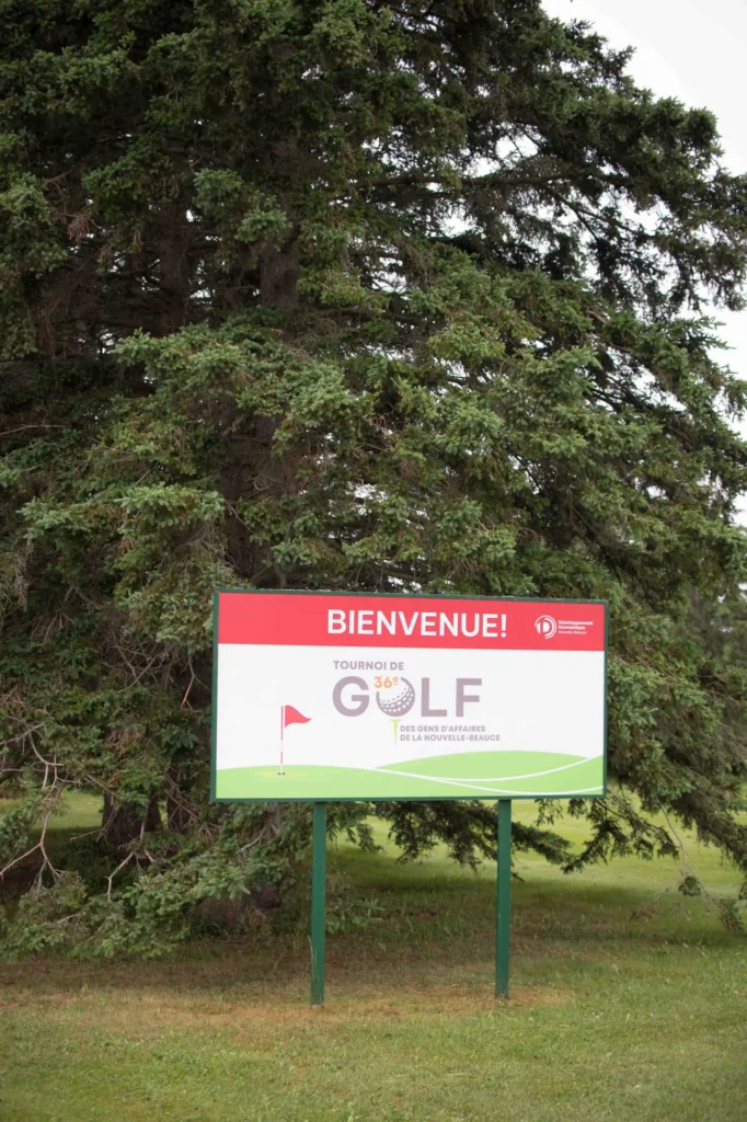 Panneau bienvenue tournoi de golf extérieur