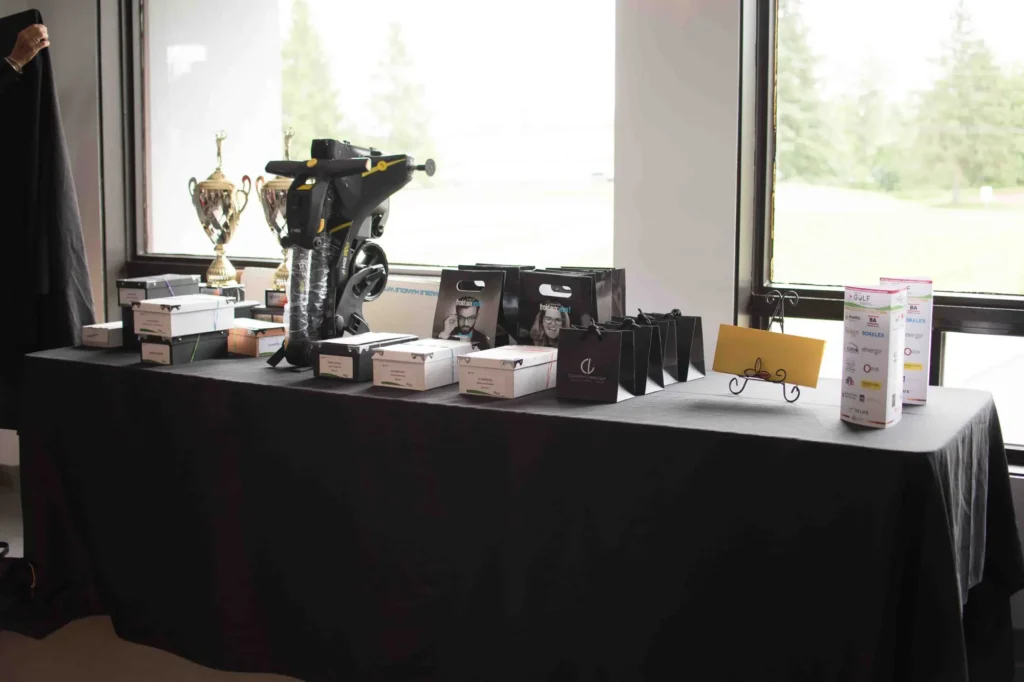 Table de prix avec trophées et cadeaux