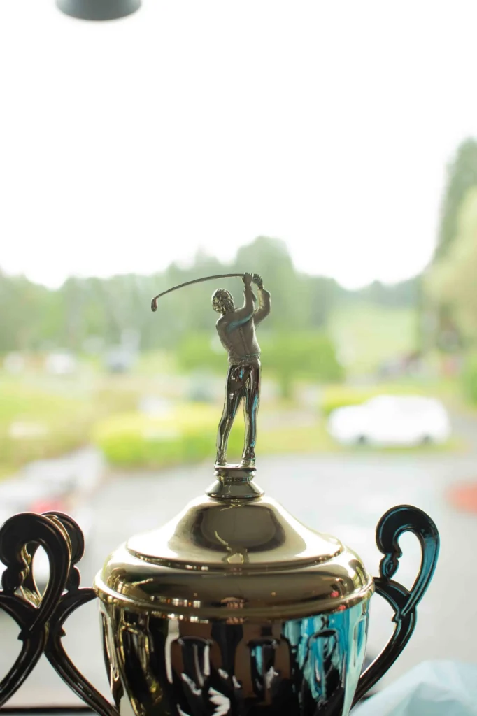 Trophée de golf avec figurine de golfeur